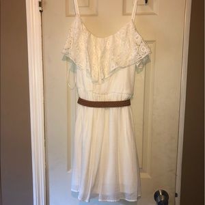 Cute white dress 👗